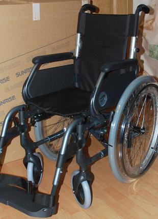 Универсальное облегченное инвалидное кресло -коляска \Испания\