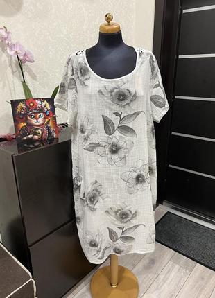 Сукня біла з квітами moda