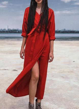 Красное платье на запах в стиле кимоно из натурального льна