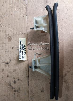 Направляющая стекла двери Citroen C4 Grand Picasso 2006-2014 0...