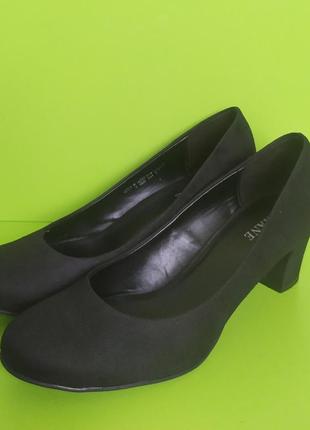 Чёрные туфли на устойчивом каблуке ariane, 39