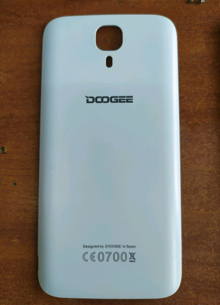Продам заднюю крышку на Doogee X9 pro.