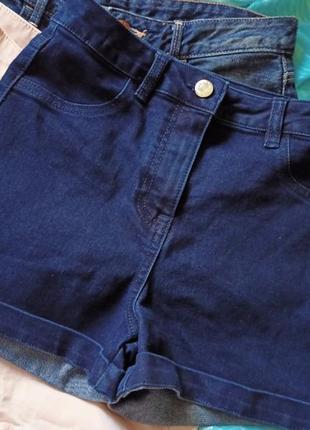 Эластичные джинсовые шорты,на 11-13лет