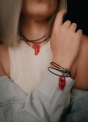 Шкіряний браслет чокер з червоним коралом, українські прикраси