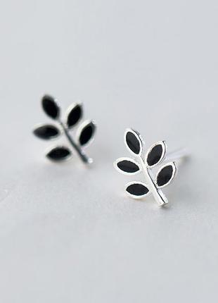 Женские серебряные серьги-гвоздики веточки с листьями серебро