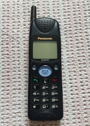 Мобильный телефон Panasonic EB-G520