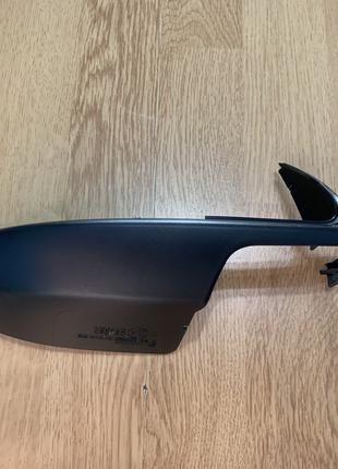 Накладка верхня правого дзеркала дверей для Mazda 3 BL 2009-20...