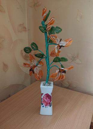 Красивая вазочка из бисера цветок лилия декор ваза