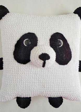 Декоративная подушка панда вязаная крючком ручной работы