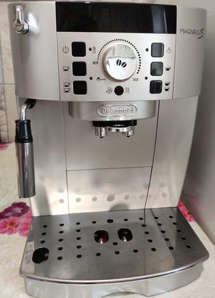 Кофеварка кофемашина delonghi ecam 22.110