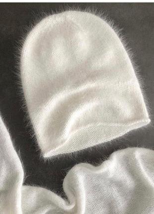 Белая пушистая шапка бини, вязаная шапка ручной работы