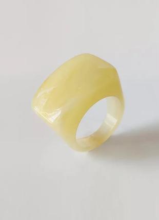 Жовтий актиловий перстень кільце під мармур камінь кольцо желт...