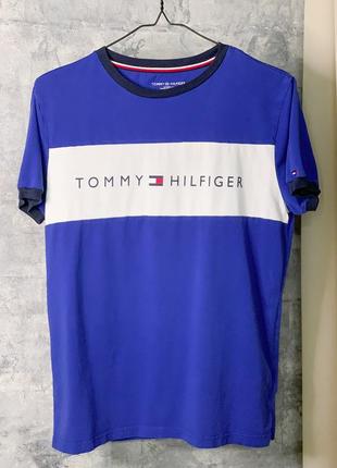 Винтажная футболка tommy hilfiger  , оригинал.