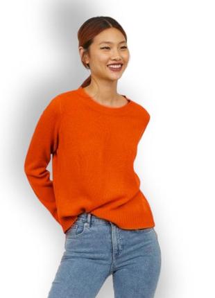 Стильный укорочённый свитер оверсайз