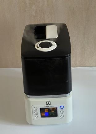Ультразвуковой увлажнитель воздуха Electrolux EHU-3515D