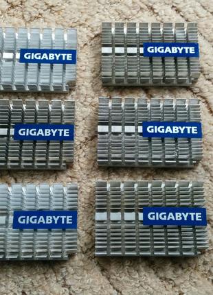 Радіатор охолодження чипсетів  від "GIGABYTE"