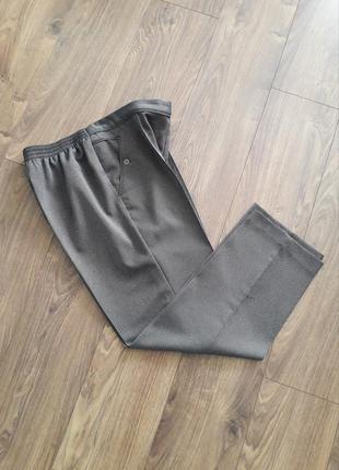 Рябенькі прямі класичні брюки (m&s)