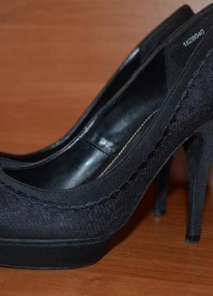 Красивые гипюровые кружевные туфли лодочки new look! черные чо...