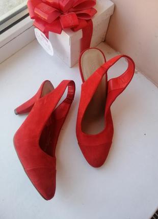 Красные туфли 37р