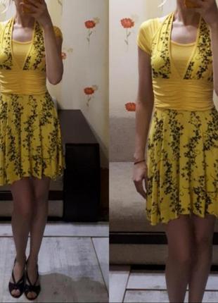Желтое платье в цветы италия