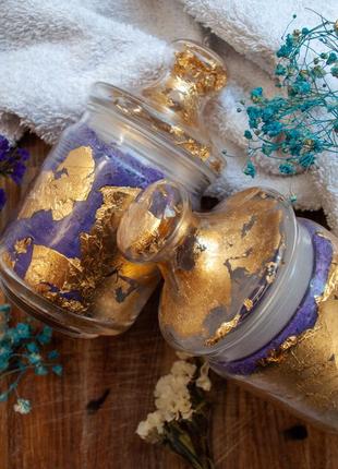 Свічка фіолетова ручної роботи з лавандою золота з натуральног...