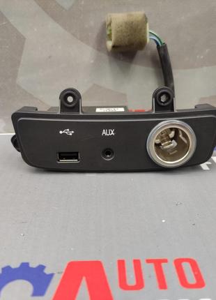 Блок управления USB/ разьем USB AUX 202008944 для Ssangyong Ac...