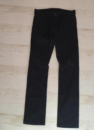 Стильні чорні джинси levis