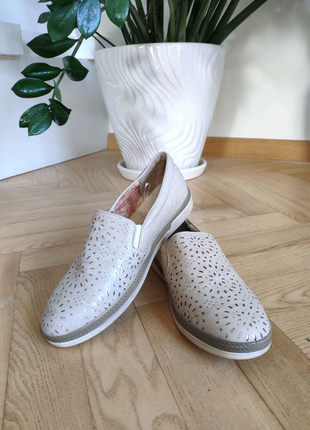 Жіночі туфлі мокасини лофери laura berg розмір 39
