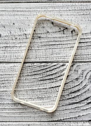 Бампер Apple iPhone 4 / iPhone 4S силиконовый белый