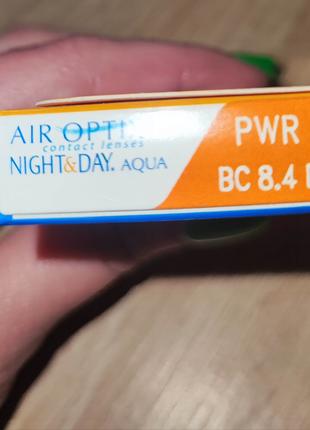 Продам лінзи Air Optix Night and Day Aqua (4 шт)