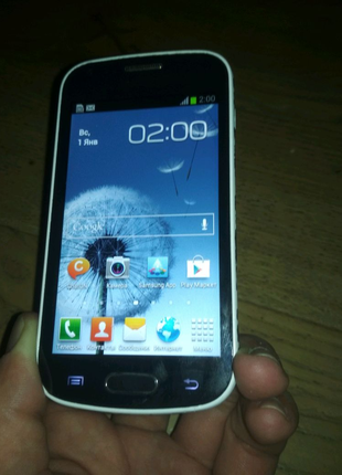 Телефон Samsung GT-S7562