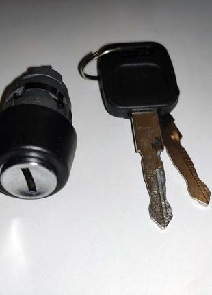 Сердцевина замка зажигания Audi 100 C4/ A6 C4 с ключами