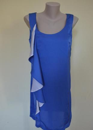 Шикарное брендовое платье василькового цвета с воланом новое