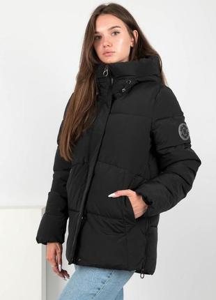 Женская зимняя куртка с капюшоном