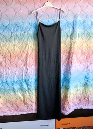 Сукня-максі з відкритою спиною