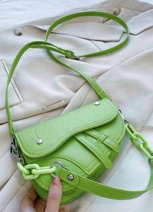 Маленькая женская сумочка клатч самая яркая модная. мини-сумка...