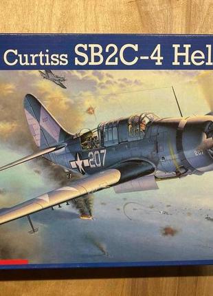 Збірна модель літака Revell Curtiss SB2C-4 Helldiver 1:48