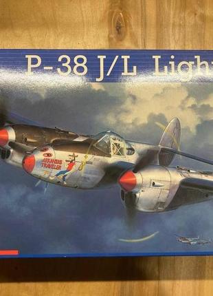 Збірна модель літака Revell P-38 J/L Lightning 1:32