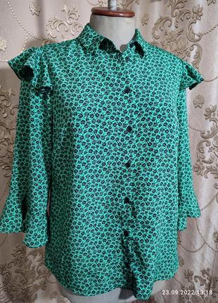 Блузка приємного зеленого кольору