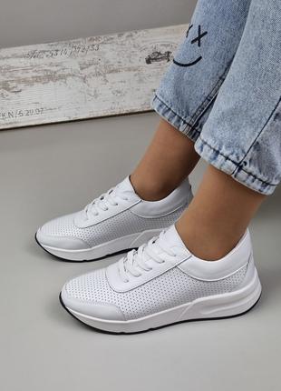 Шкіряні кросівки на шнурках колір білий