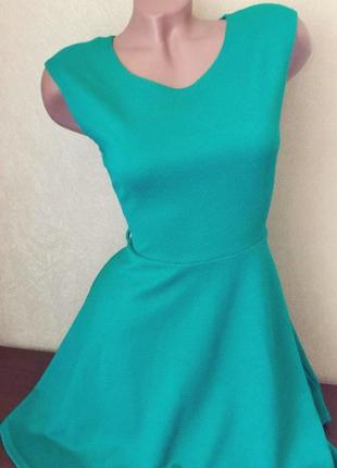 Летнее платье-бомба! изумрудного цвета. размер s-m.