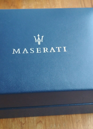 Коробка для часов Maserati.