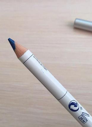 Карандаш, голубой карандаш для глаз, яркий карандаш для глаз.