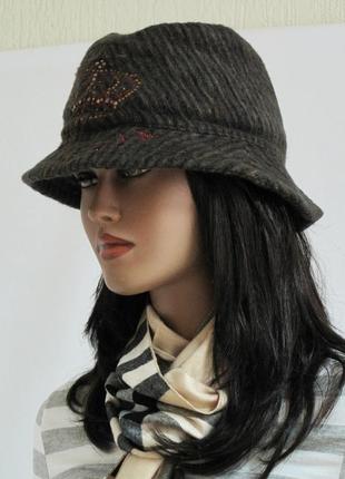 Женская теплая шапка. зимова жіноча шапка-кепка