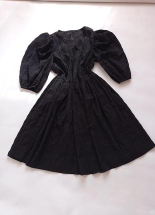 Primark. чёрное платье с объемными рукавами. 44-46 и 46-48 раз...