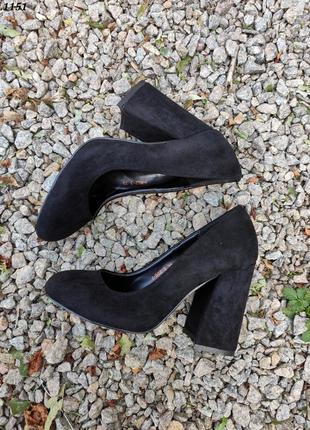 Туфлі жіночі чорні на широкому підборі