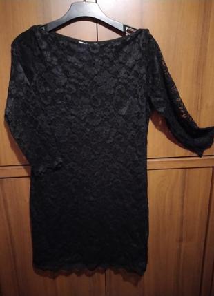 Чёрное гипюровое платье-миди