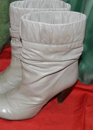 Сапоги кожаные светло серые 41 размер (стопа 26.5 см), испания.