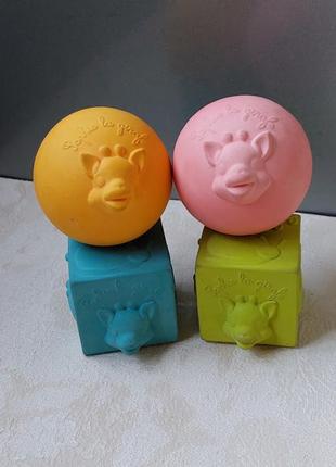Набор игрушек для малыша vulli кубики и шары