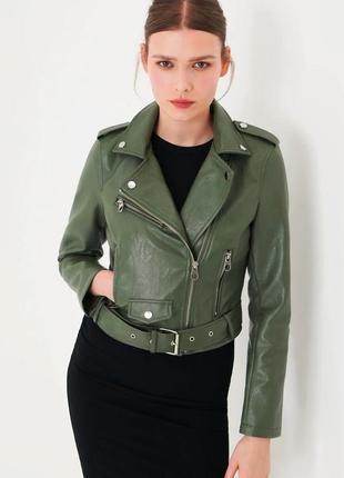 Женская кожаная куртка курточка косуха стильная модная зелёная...